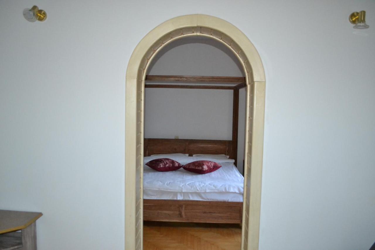 Castle Gate Ξενοδοχείο Μπραν Εξωτερικό φωτογραφία